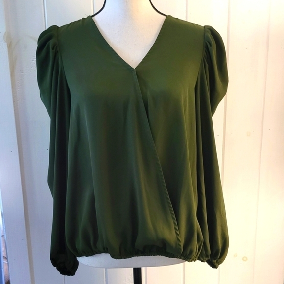1. State Puff Shoulder Elastic Bottom Top Size M - Picture 1 of 11